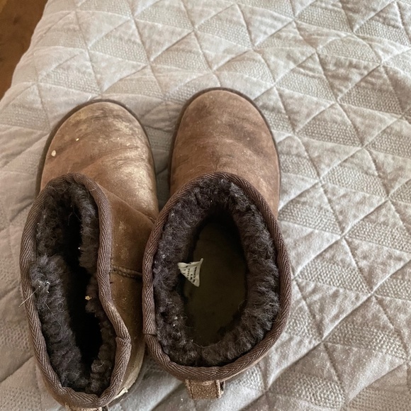 Kids Ugg - Picture 1 of 3